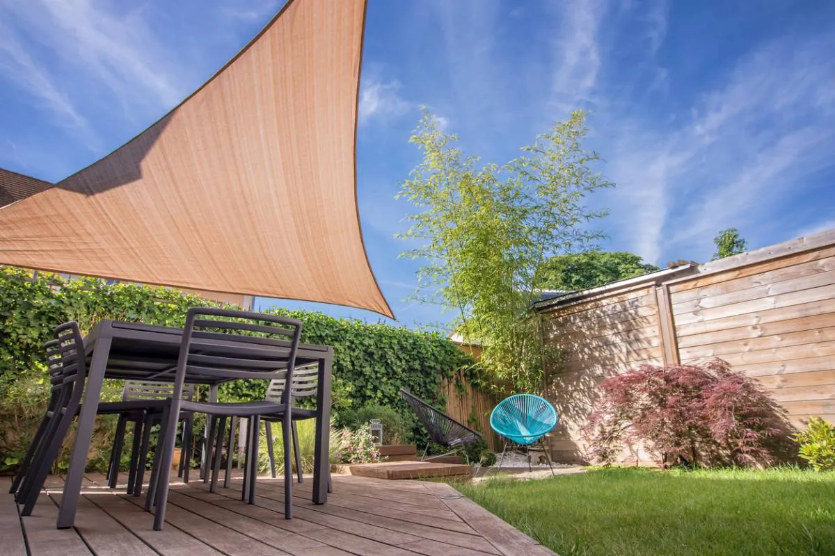 Transformez votre jardin avec des solutions d'ombrage élégantes et durables