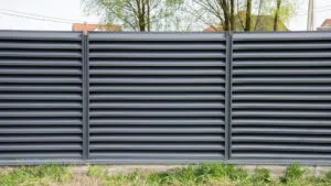 Sécurisez votre espace avec une clôture en aluminium esthétique et moderne