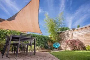 Transformez votre jardin avec des solutions d'ombrage élégantes et durables
